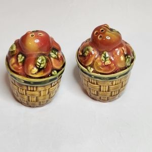VTG Apple Salt & Pepper Basket Fall Harvest